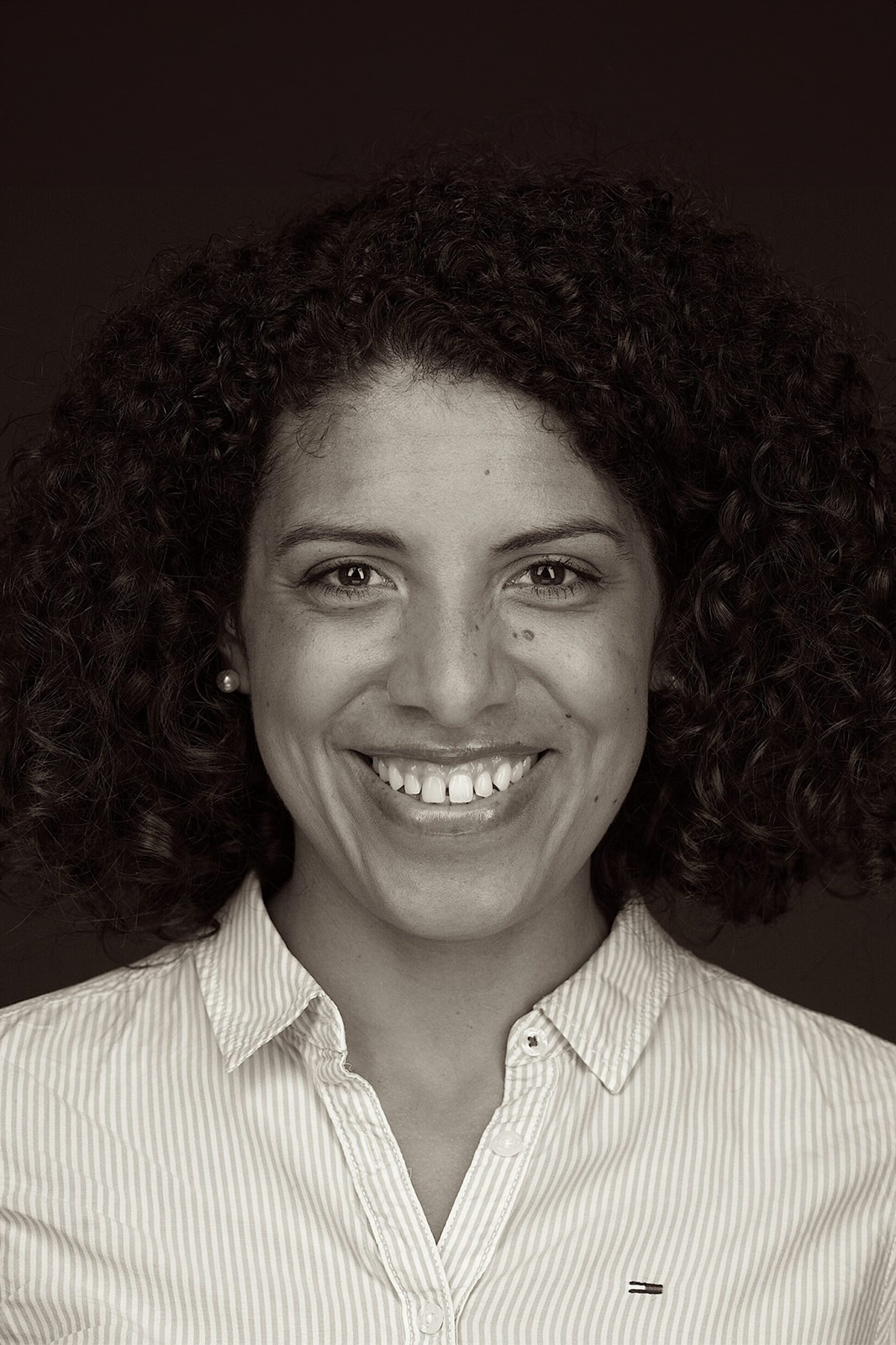 Dr Niamh Lewis